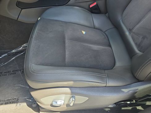Used 2018 Porsche Macan AWD/4WD image 32