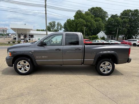 Used 2004 Dodge Ram 1500 Truck SLT w/ Sport Appearance Group AWD/4WD image 2