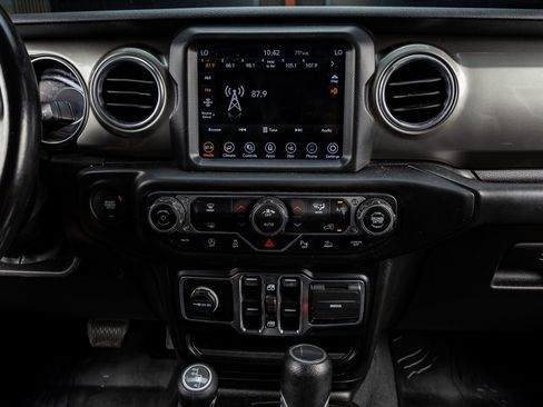 Used 2020 Jeep Gladiator Overland image 21