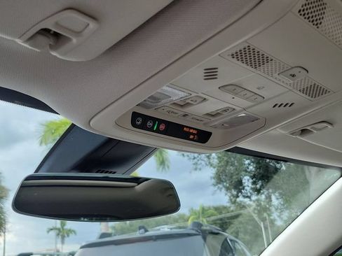 Certified 2024 Cadillac XT5 Premium Luxury FWD image 33