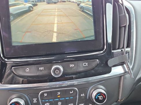 Used 2018 Chevrolet Traverse LT w/ LPO, Black Accent Package image 24