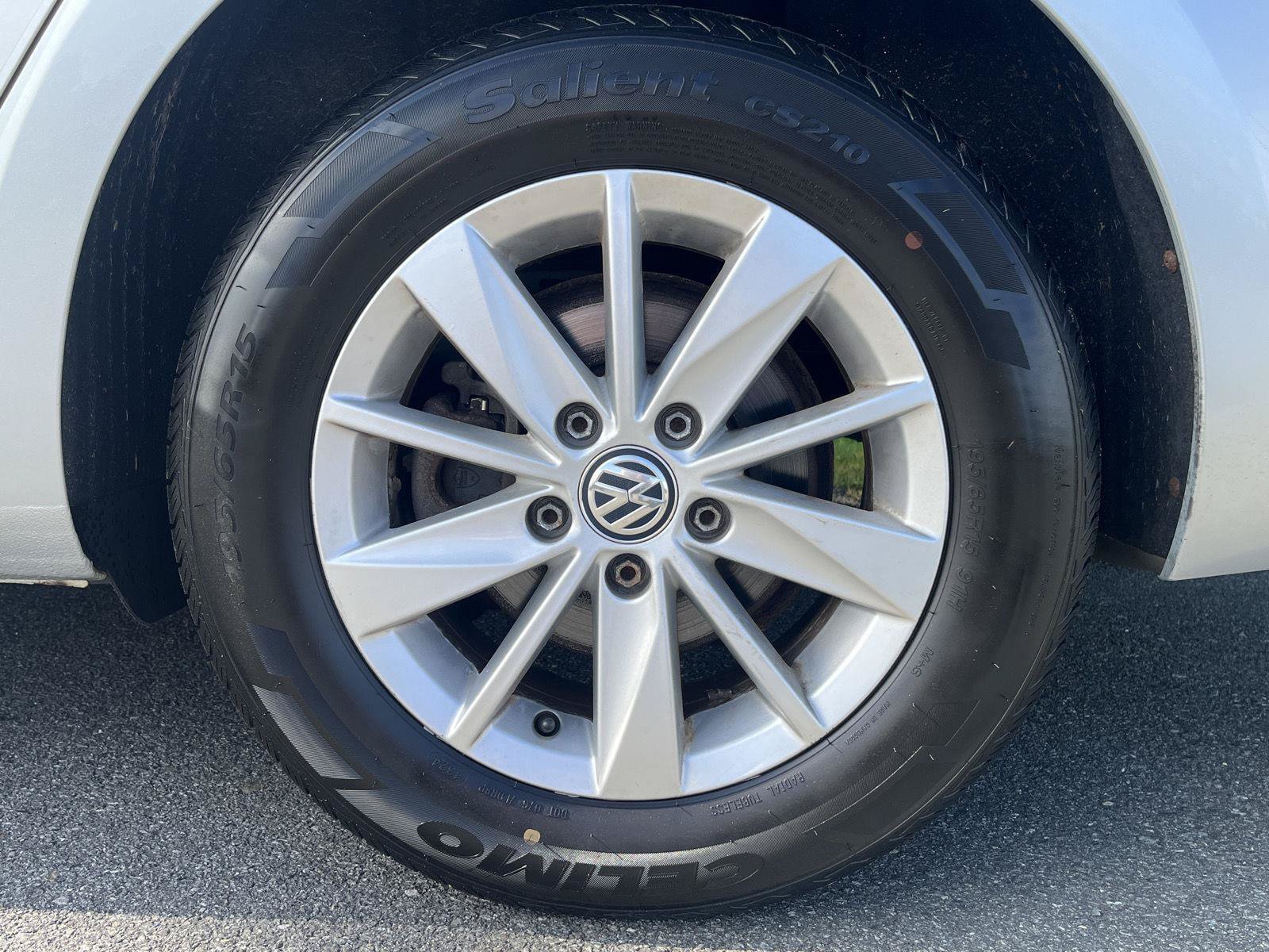 Used 2016 Volkswagen Golf S FWD image 32