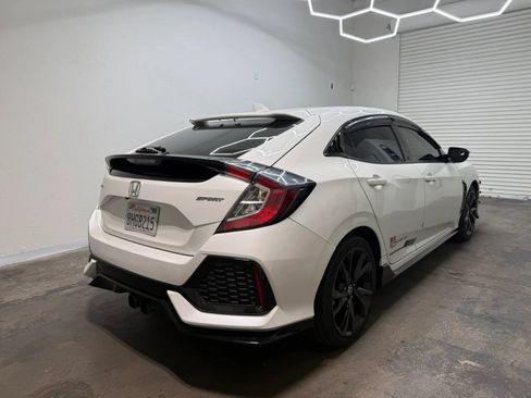Used 2018 Honda Civic Sport image 11