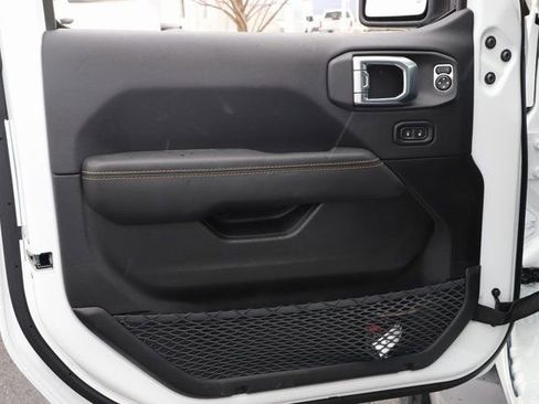 New 2026 Jeep Wrangler Unlimited Sahara AWD/4WD image 15