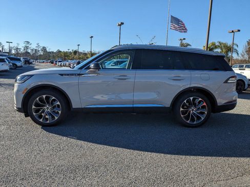 New 2025 Lincoln Aviator Reserve w/ Illumination Package image 8