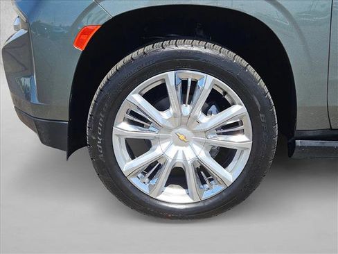 Used 2023 Chevrolet Suburban High Country AWD/4WD image 30
