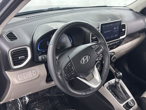 Used 2024 Hyundai Venue SEL image 34
