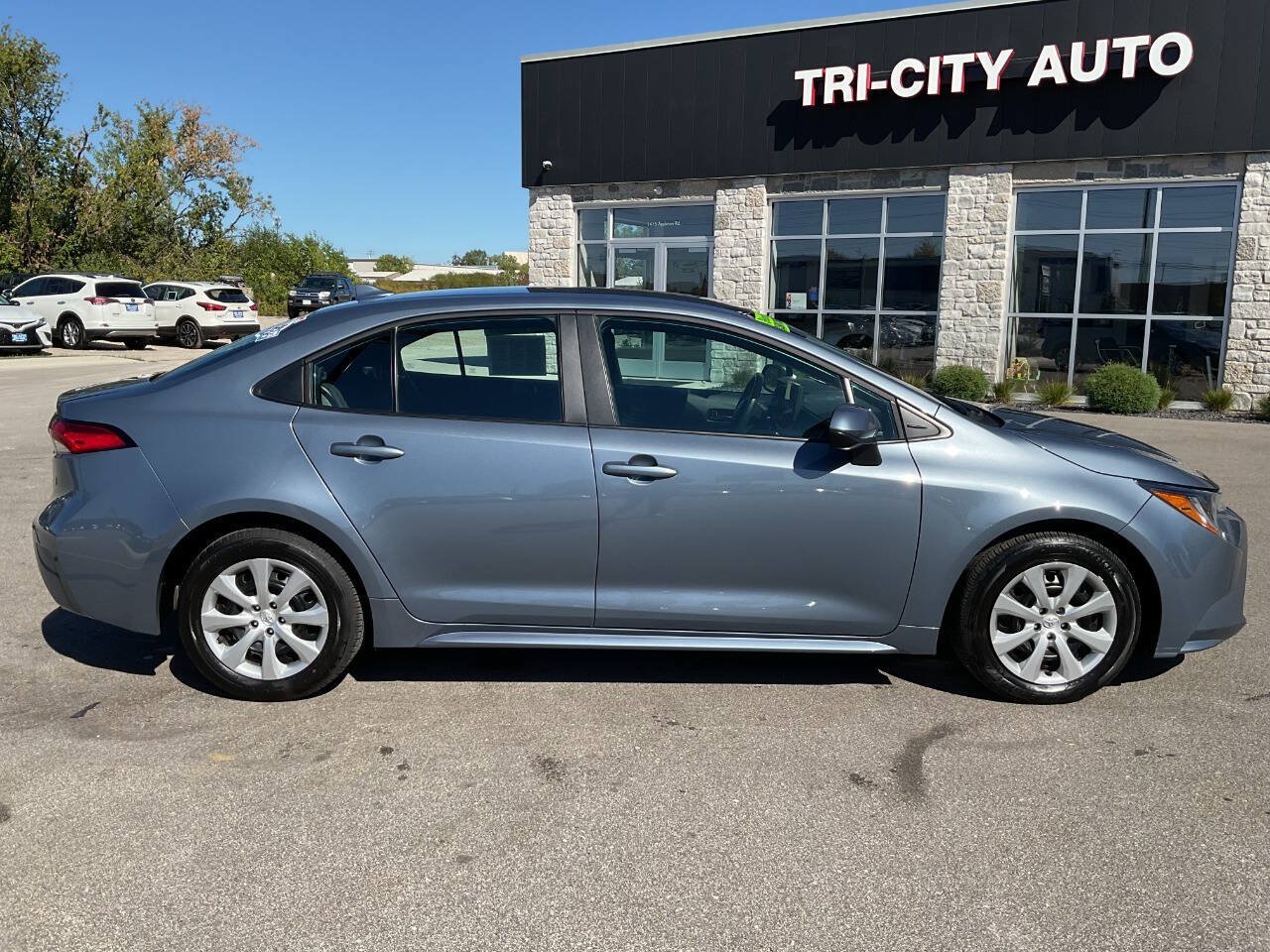 Used 2026 Toyota Corolla LE FWD image 7