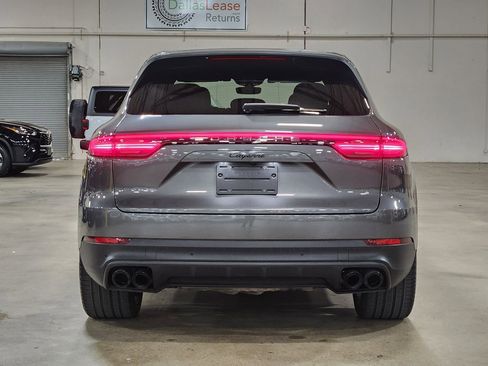 Used 2022 Porsche Cayenne image 10