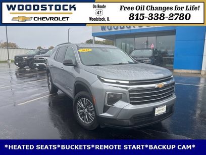 Used 2025 Chevrolet Traverse LT