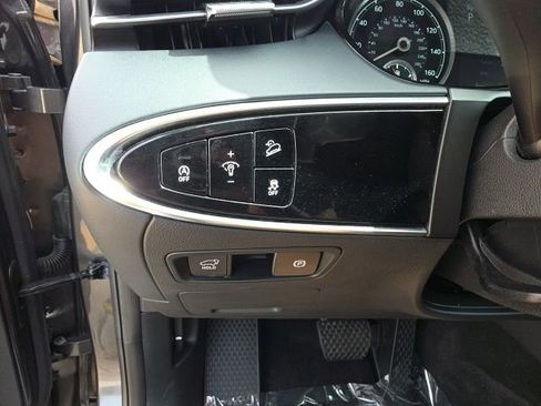 Used 2025 Genesis GV70 2.5T AWD/4WD image 13