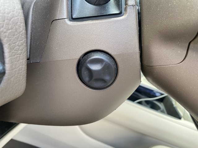 Used 2024 GMC Yukon XL Denali AWD/4WD image 25