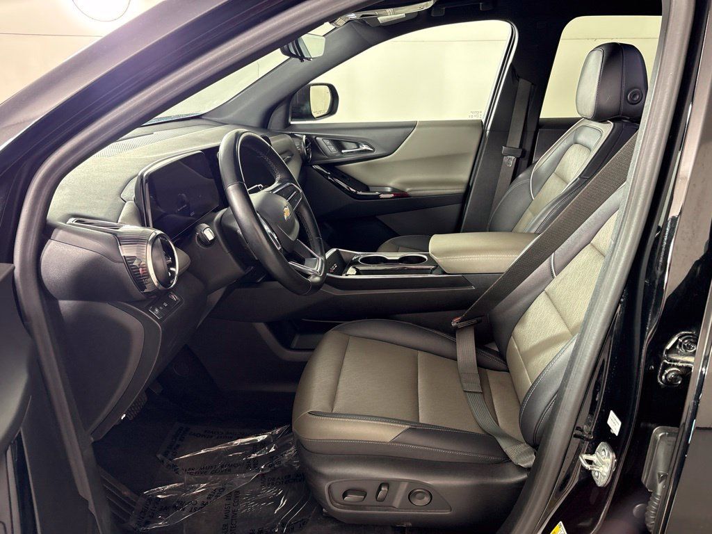Used 2025 Chevrolet Equinox LT w/ Convenience Package II FWD image 27