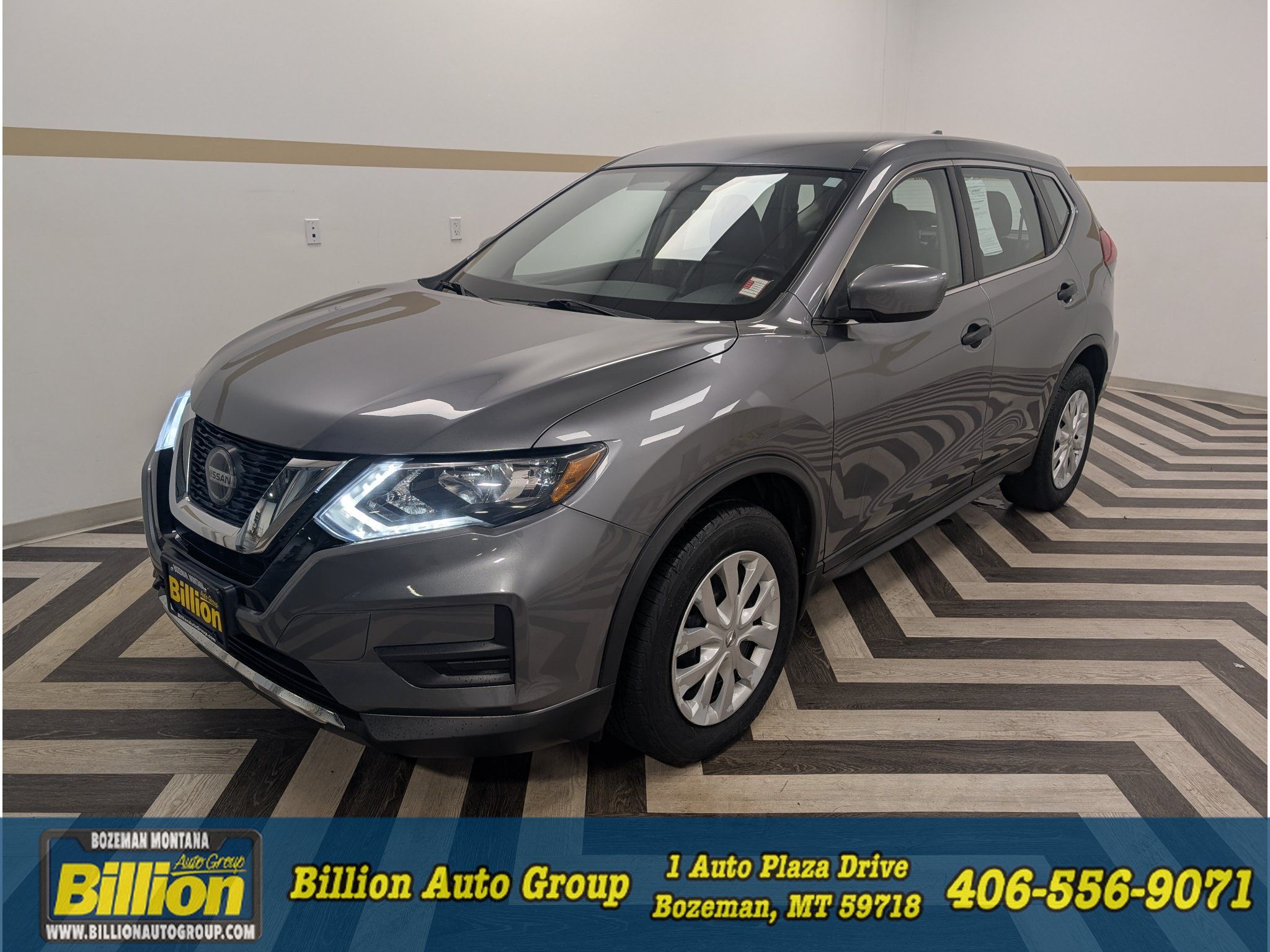 Used 2018 Nissan Rogue S AWD/4WD image 1