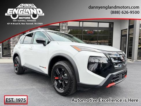 Used 2025 Nissan Rogue SV AWD/4WD image 1