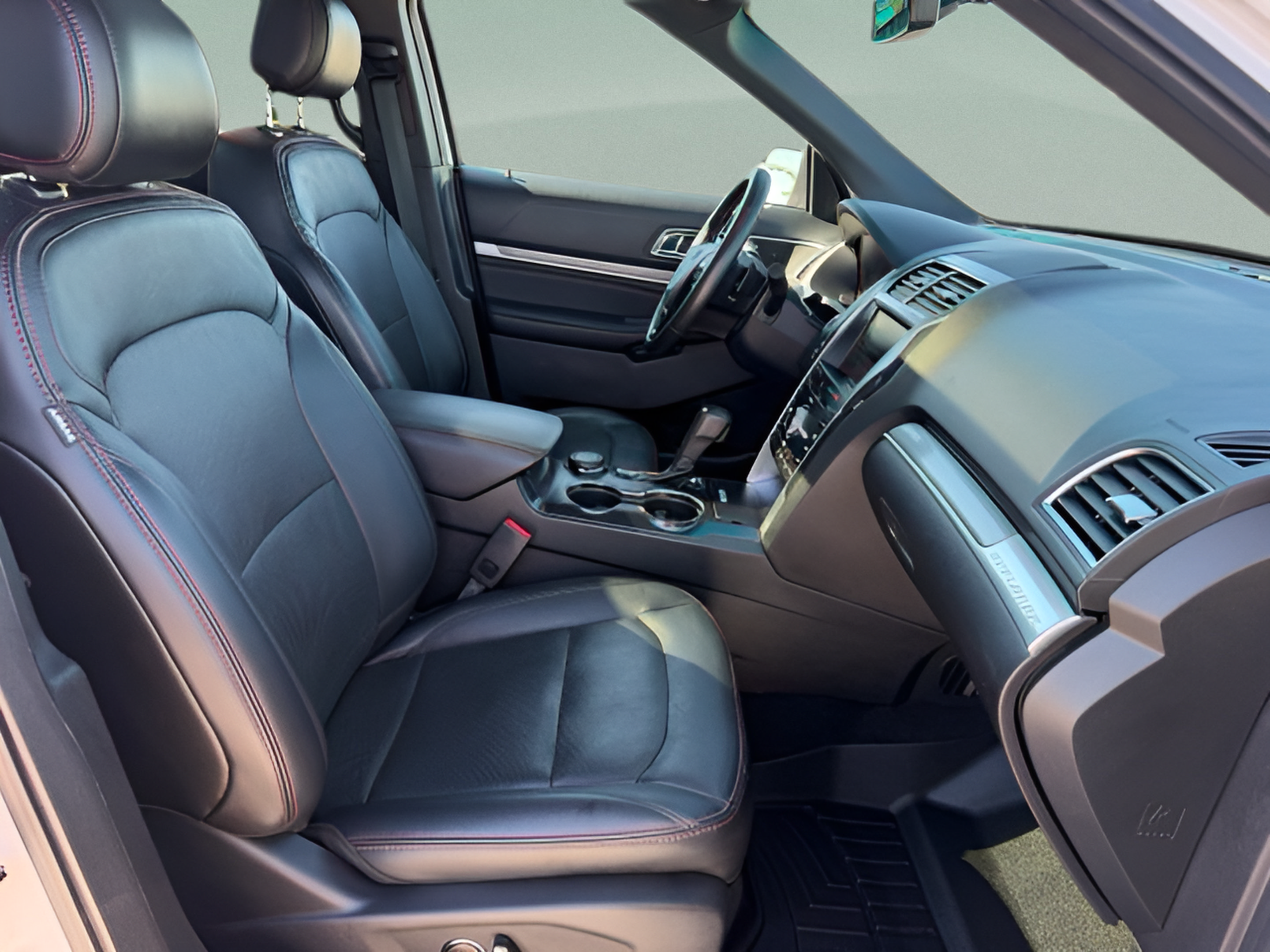 Used 2016 Ford Explorer Sport w/ Equipment Group 401A AWD/4WD image 31
