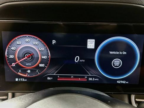 Used 2023 Hyundai Elantra Limited FWD image 17