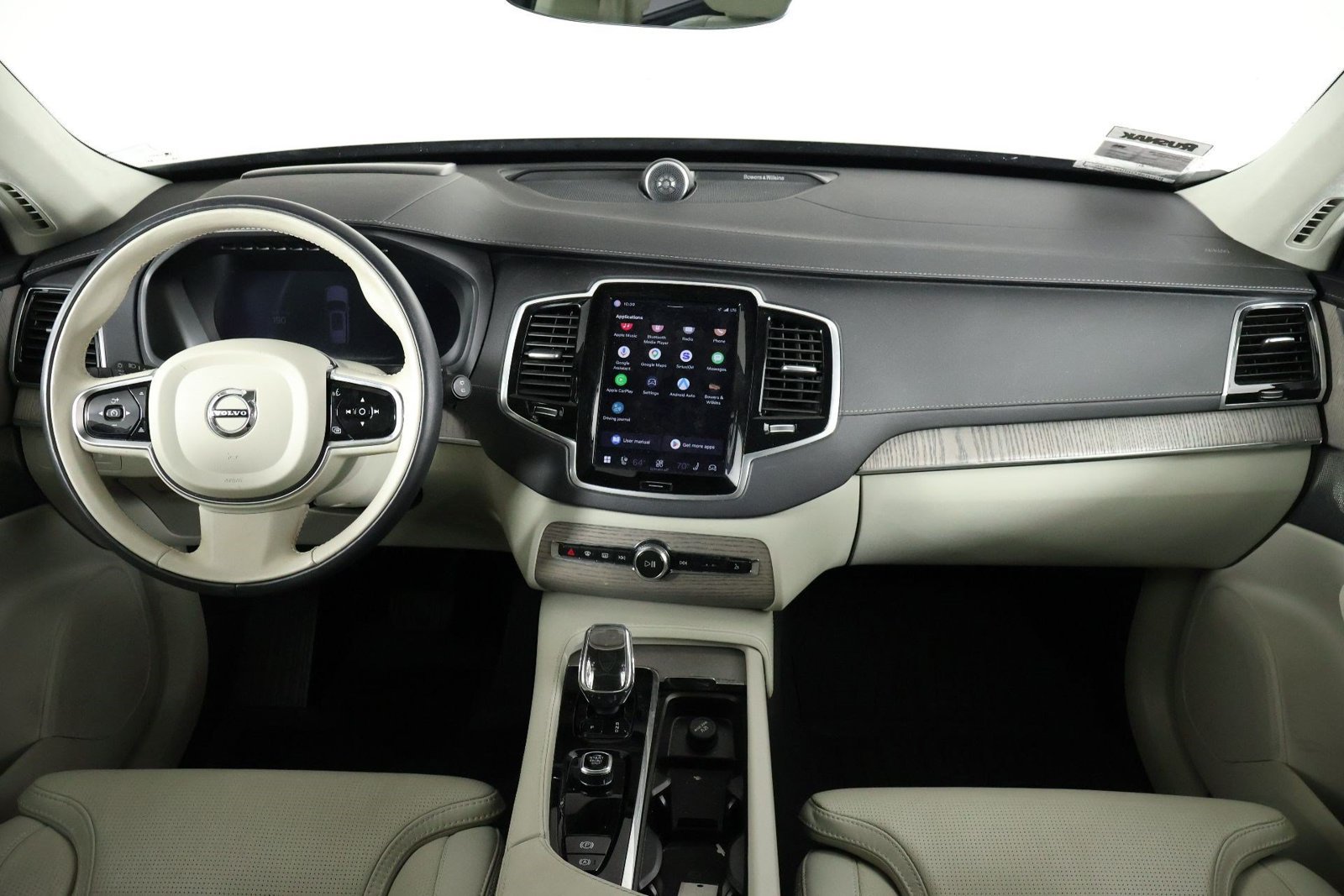 Used 2024 Volvo XC90 T8 Ultimate AWD/4WD image 7
