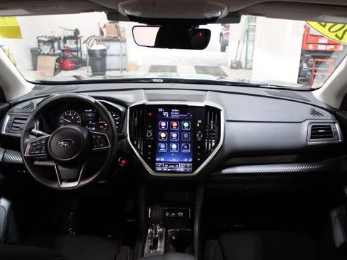 Used 2024 Subaru Ascent Premium w/ Convenience Package image 2