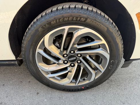 New 2026 Lincoln Navigator Reserve AWD/4WD image 9