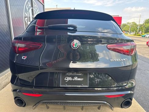 Used 2023 Alfa Romeo Stelvio Veloce AWD/4WD image 10