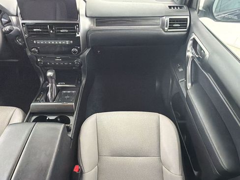 Used 2023 Lexus GX 460 w/ Black Line Special Edition AWD/4WD image 29