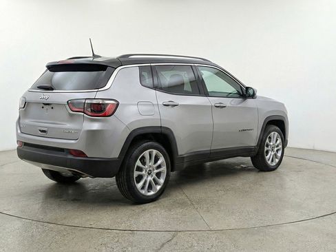 Used 2025 Jeep Compass Limited image 9
