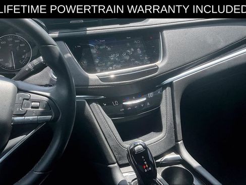 Used 2024 Cadillac XT6 Luxury FWD image 8