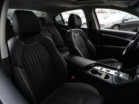 Used 2020 Genesis G70 2.0T w/ Elite Package image 37