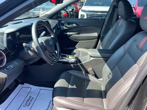 Used 2025 Chevrolet Trax RS w/ Driver Confidence Package FWD image 9