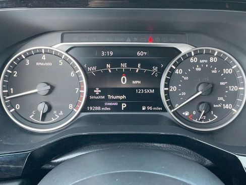 Used 2024 Nissan Pathfinder SL image 30