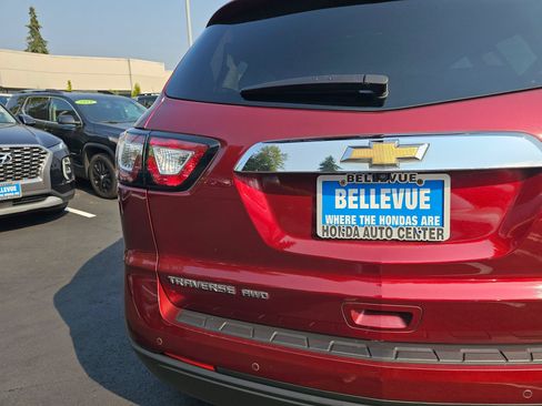 Used 2017 Chevrolet Traverse LT AWD/4WD image 17