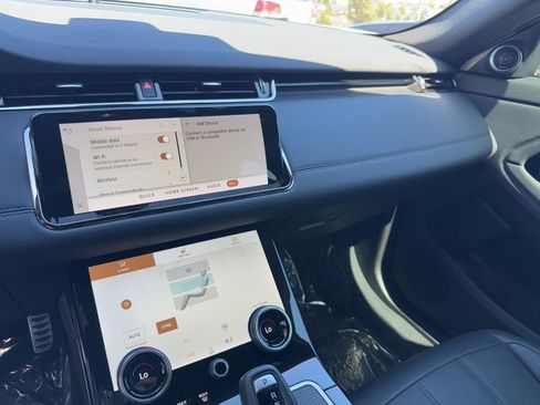 Used 2023 Land Rover Range Rover Evoque R-Dynamic SE image 21