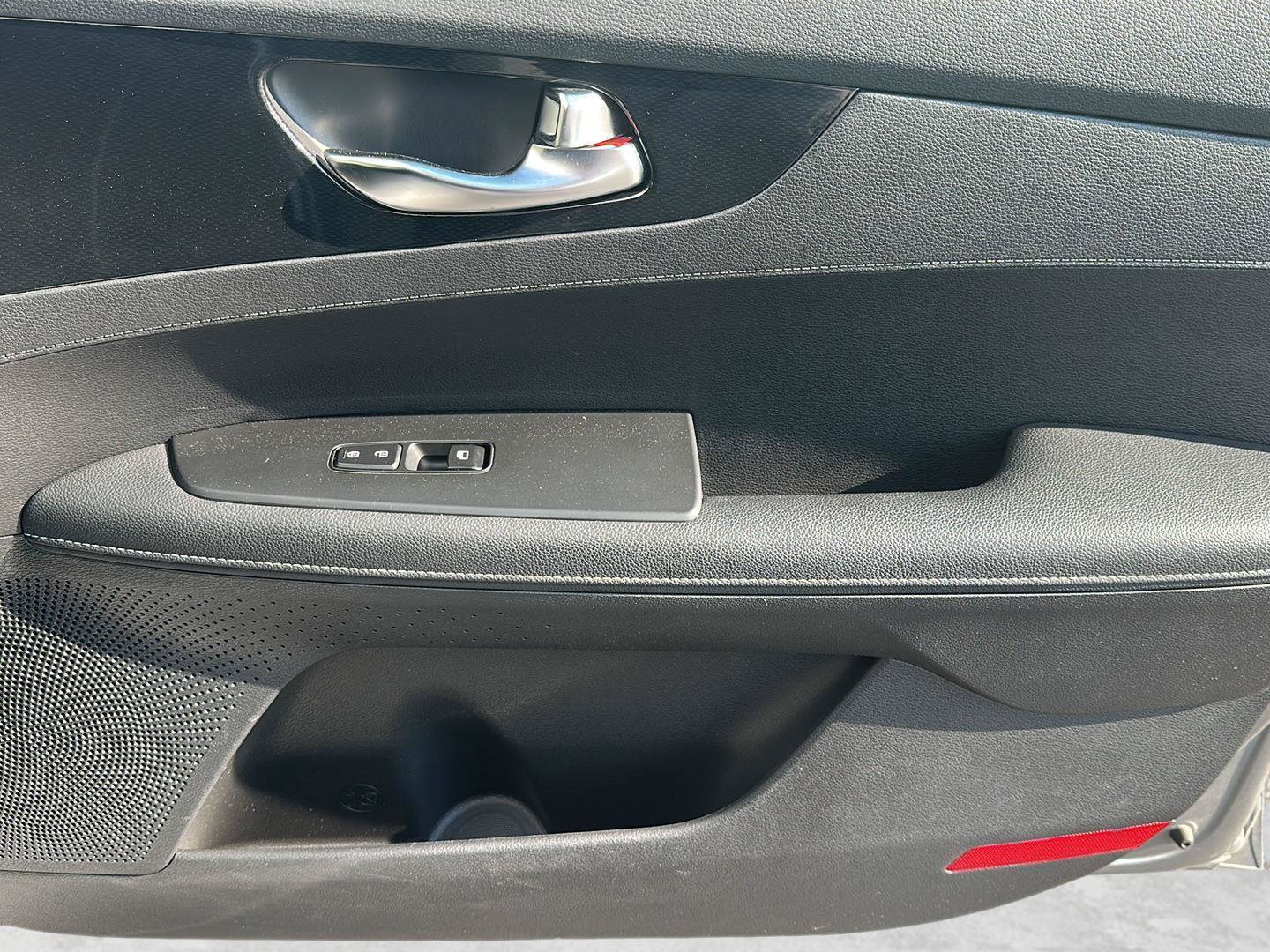 Used 2022 Kia Forte GT-Line w/ GT-Line Premium Package FWD image 18