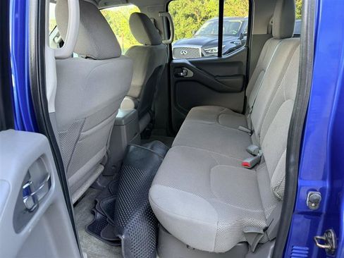 Used 2014 Nissan Frontier SV RWD image 19