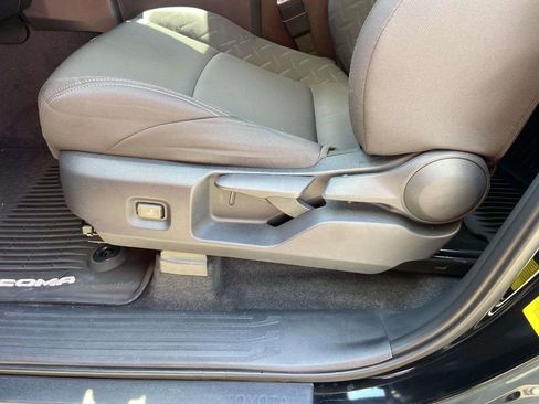 Used 2025 Toyota Tacoma SR5 RWD image 15