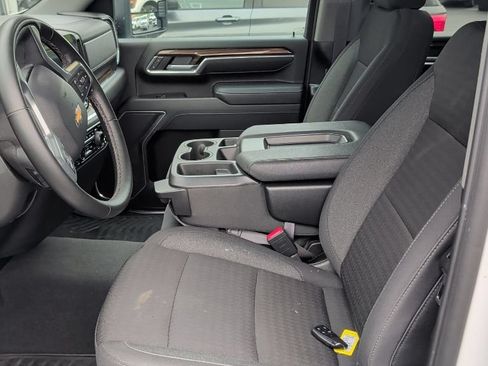 Used 2025 Chevrolet Silverado 2500 LT w/ Convenience Package AWD/4WD image 8