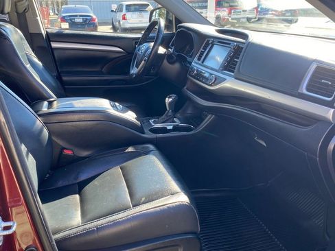 Used 2018 Toyota Highlander XLE image 20