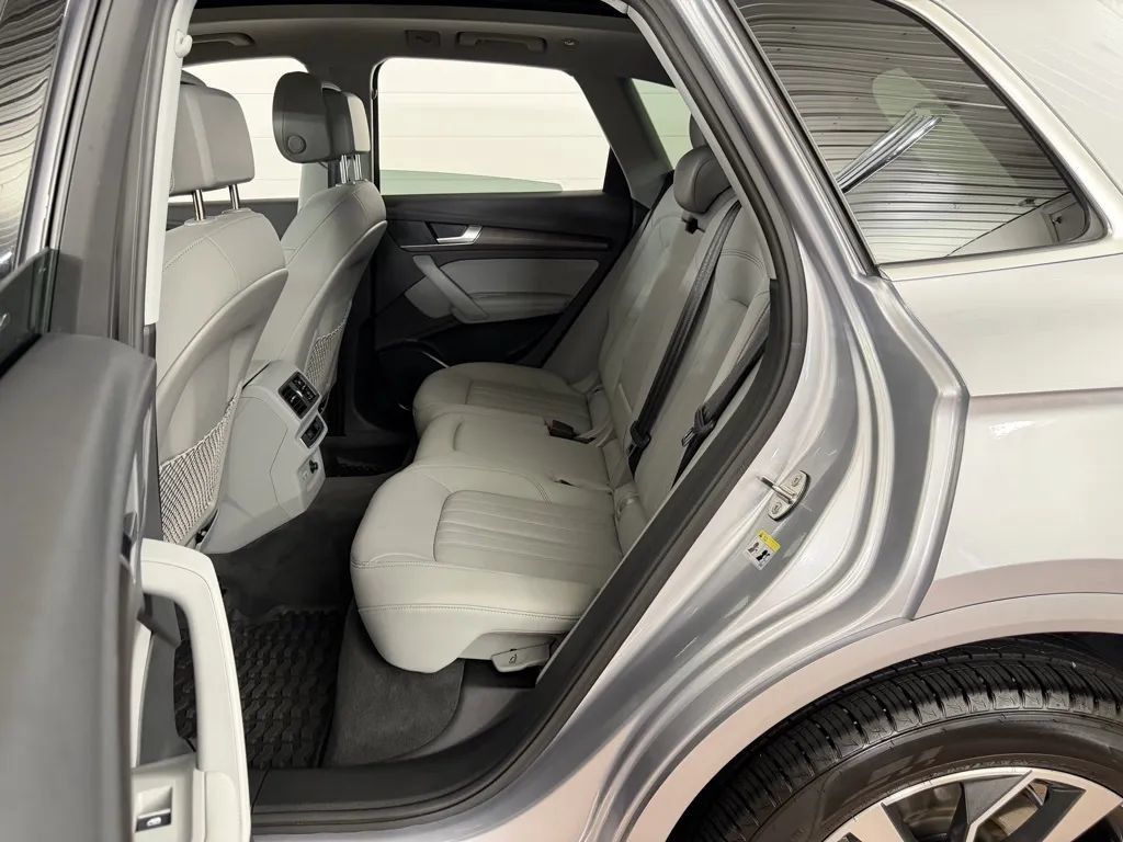 Used 2022 Audi Q5 2.0T Premium Plus AWD/4WD image 31