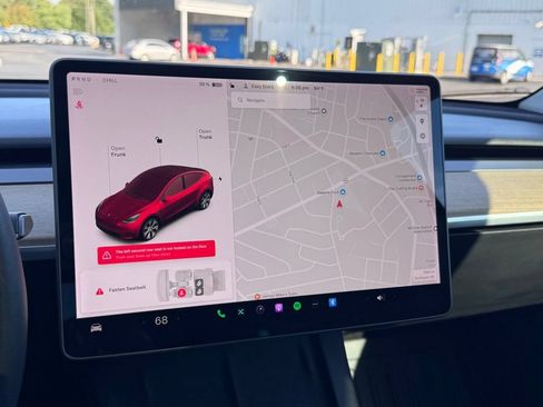 Used 2022 Tesla Model Y Long Range AWD/4WD image 30