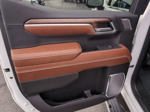 Used 2022 GMC Sierra 1500 Denali Ultimate image 11