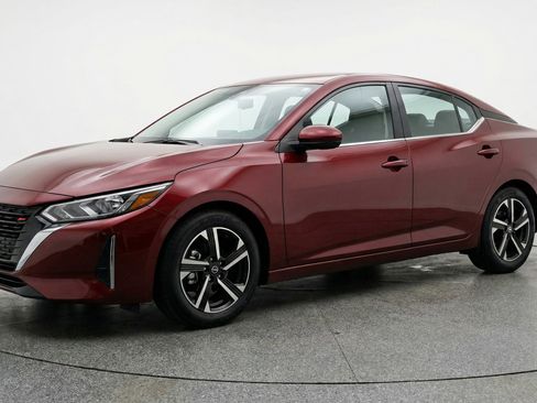 Used 2025 Nissan Sentra SV image 3