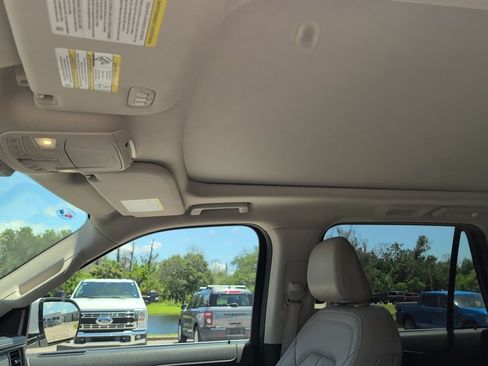 Certified 2024 Ford Expedition Limited AWD/4WD image 10