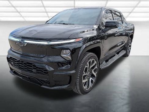 New 2024 Chevrolet Silverado EV RST image 30