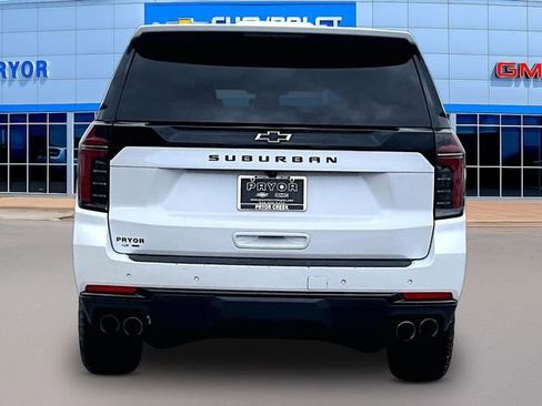 Used 2025 Chevrolet Suburban Z71 AWD/4WD image 6