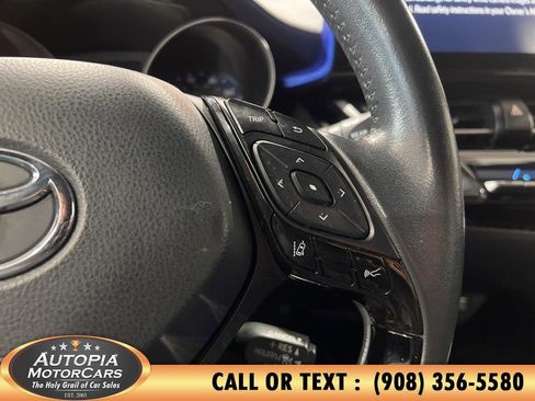 Used 2021 Toyota C-HR XLE image 24