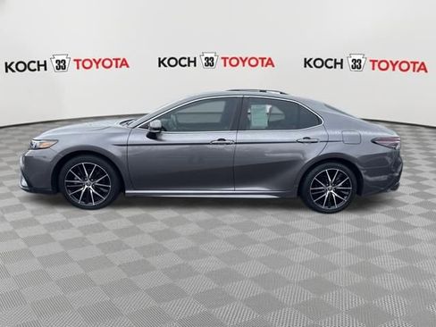 Used 2023 Toyota Camry SE image 4