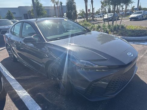New 2026 Toyota Camry SE FWD image 3