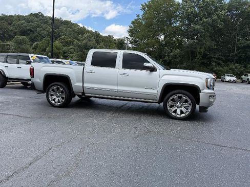 Used 2018 GMC Sierra 1500 Denali w/ Denali Ultimate Package AWD/4WD image 4