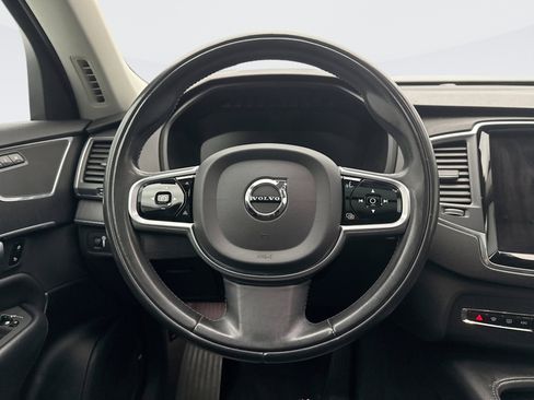 Used 2020 Volvo XC90 T5 Momentum image 12